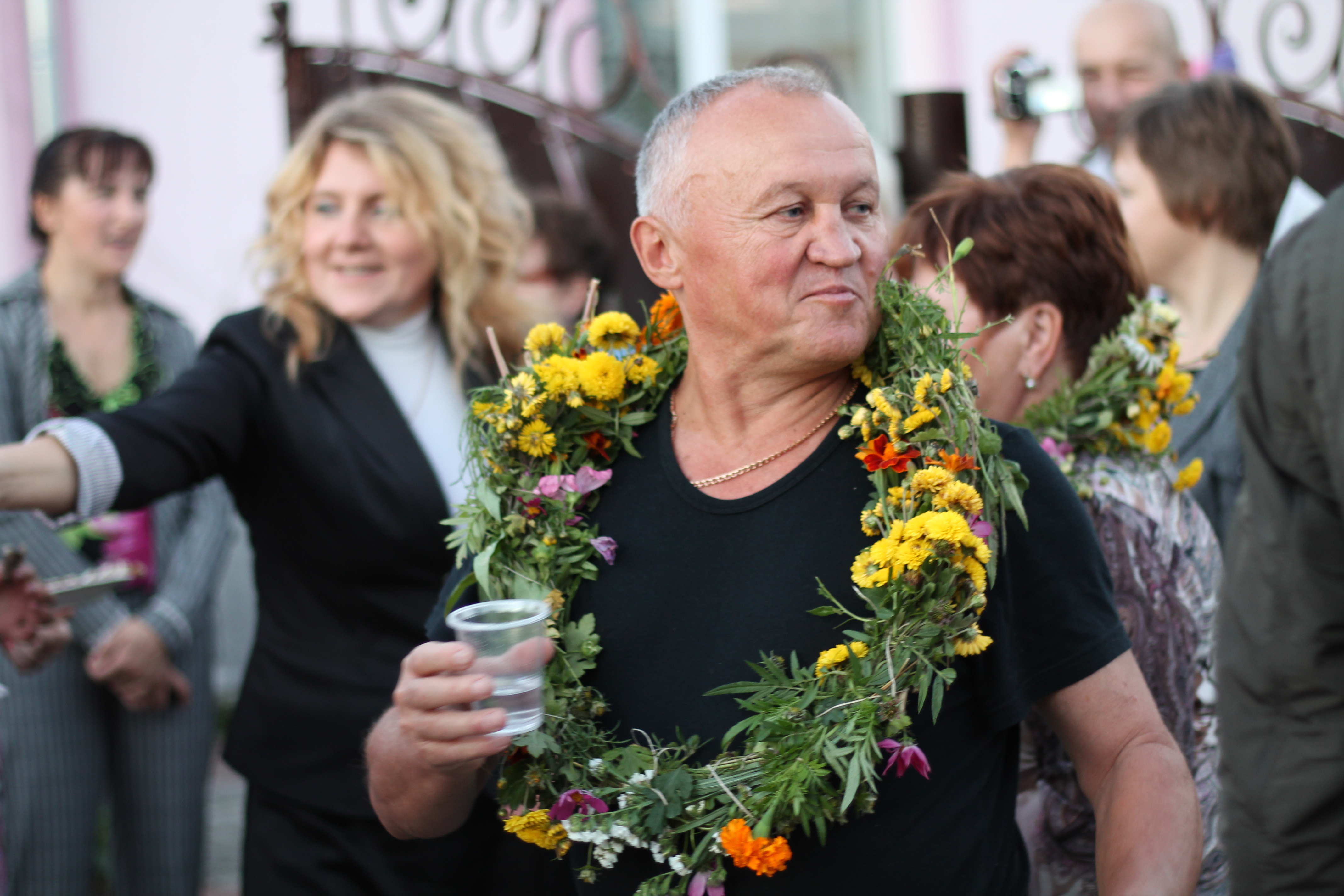 Оковыта гарна, переезд